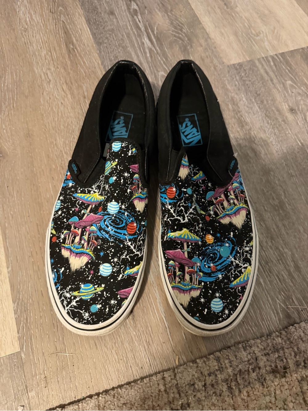 Vans Mens Slip-On Space Mushroom Print Sneakers - Black/Multi/Glow